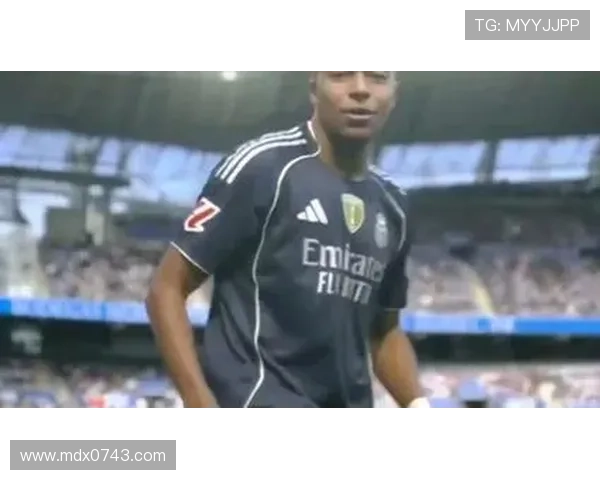 足球明星与雨伞的完美结合精彩图片大全集欣赏 足球明星与雨伞的完美结合精彩图片大全集欣赏