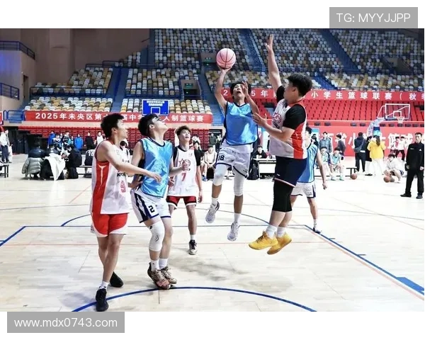 成都篮球队盯防策略分析与比赛表现的得失评估